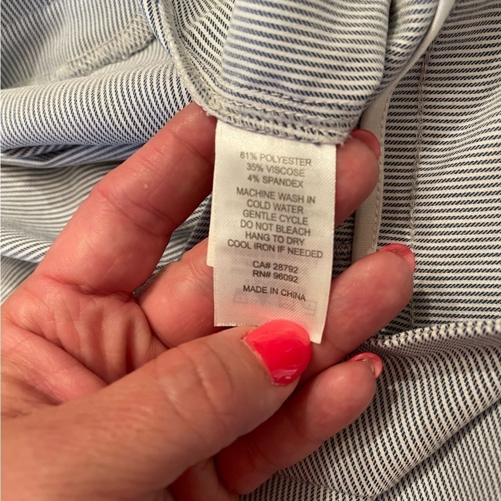 Carolina Belle seersucker blue/white striped capris size 14 - Picture 4 of 5